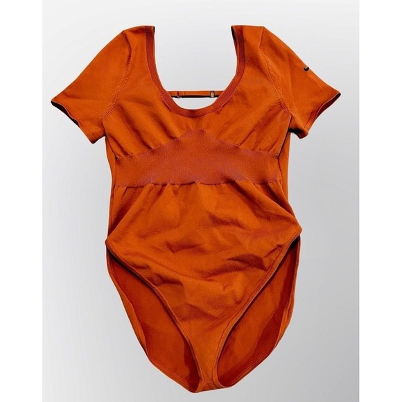 Nike Bodysuit Womens Large Orange Tight Fit Short Sleeve FN4692-825 New - Picture 1 of 9